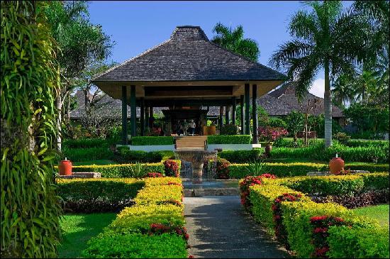 Naviti Resort Fiji entrance