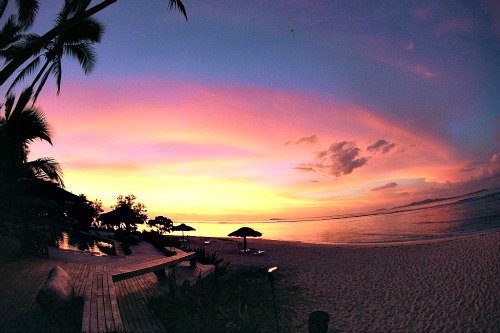 Fiji vacations - sunset on Tavarua island, Fij