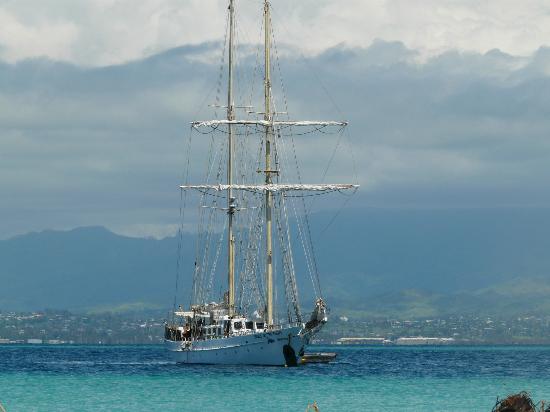 Sailing and chartering ships with Captain Cook Cruises Fiji