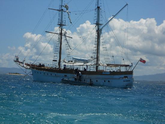 Fiji sailing with Captain Cook Cruises
