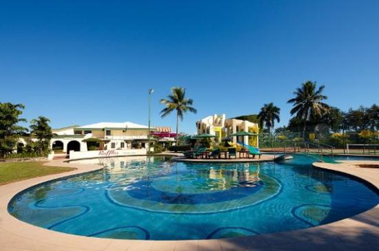 Raffles Gateway Hotel pool Nadi Fiji