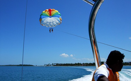 Mum and sister parasailing on our Fiji vacation