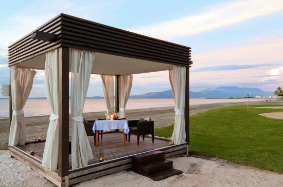Hilton Hotels' Fiji Beach Resort & Spa