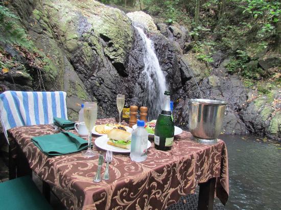 Namale resort offers wonderful Fiji honeymoon vacations